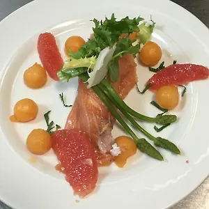 https://la-table-de-magali.fr-provencehotel.com